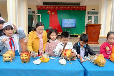 PHONG TRÀO NUÔI HEO ĐẤT